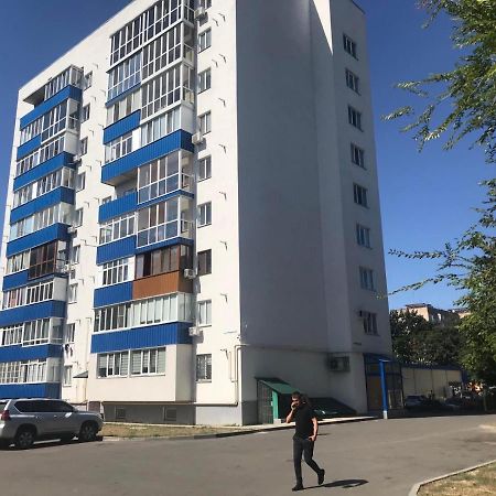 Апартаменты У Софиевского Парка, Тищика 6-Б Umanʼ Exteriör bild
